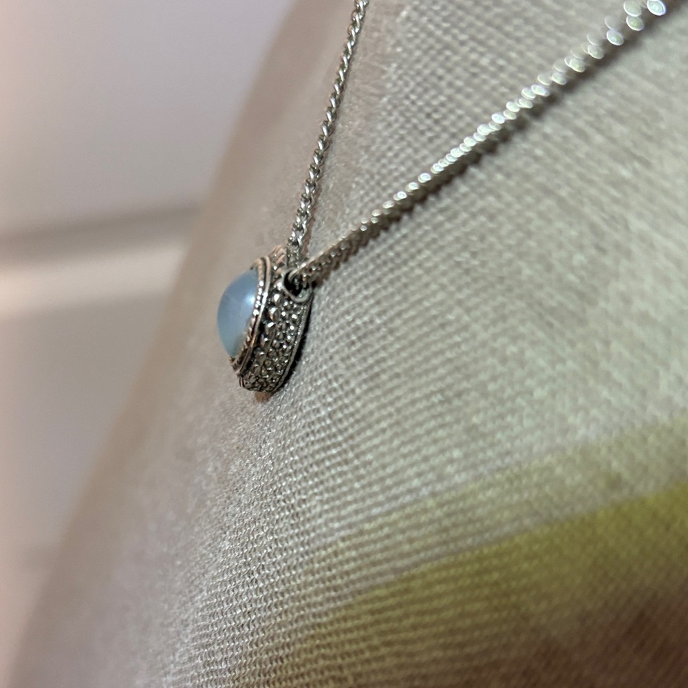 Vintage 1970’s Sarah Coventry Silver-tone Blue Moon pendant EUC - Picture 5 of 14